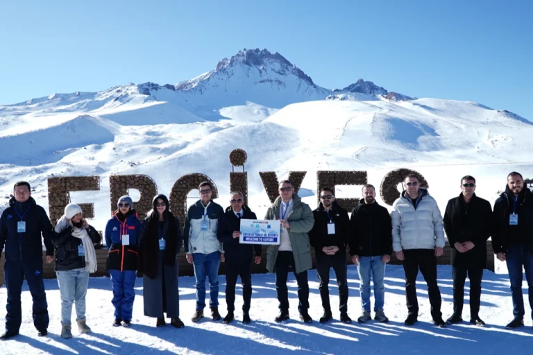 kayseri-buyuksehir-turk-kayak-merkezleri-birligi-ni-agirladi-1766635843-341_large