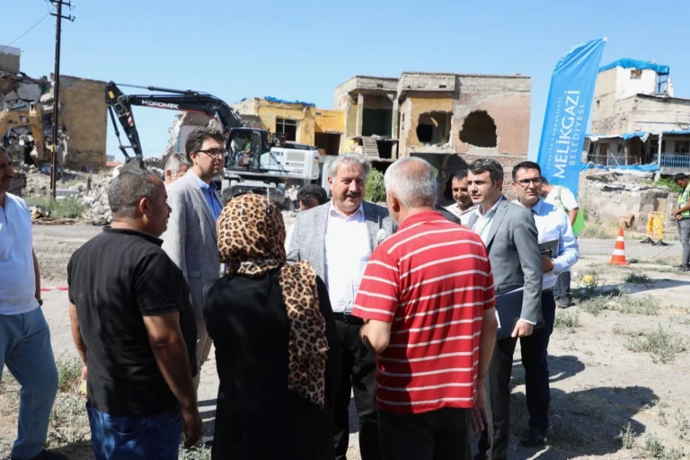 kayseri-melikgazi-de-metruk-yapiya-gecit-yok-1766117730-125_large