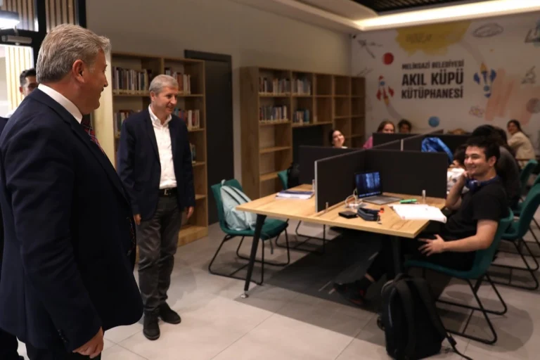 kayseri-melikgazi-nin-akil-kupu-kutuphaneleri-isik-saciyor-1766956222-720_large