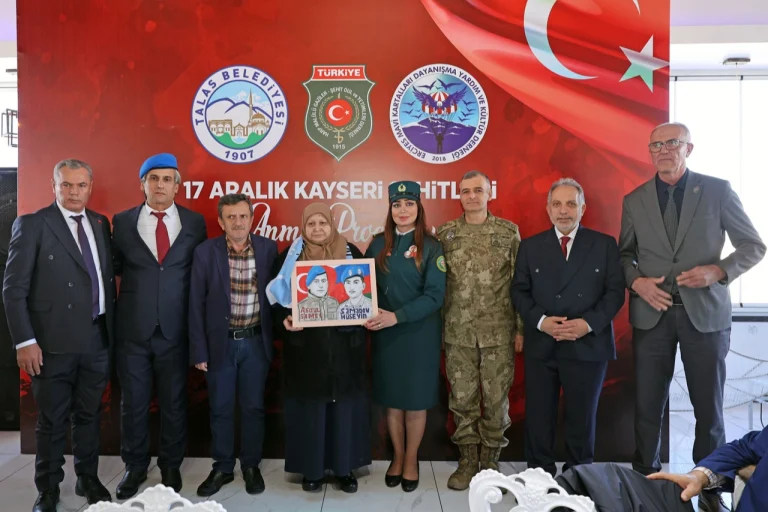 kayseri-talas-ta-sehitlerin-hatiralarina-ozel-bulusma-1766118084-184_large