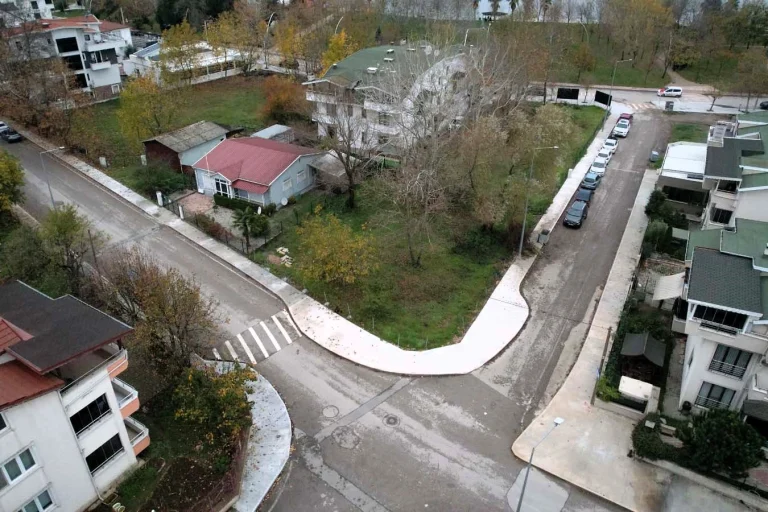 kocaeli-basiskele-sahilinde-ilk-etap-yaya-kaldirimlari-tamam-1766662700-926_large