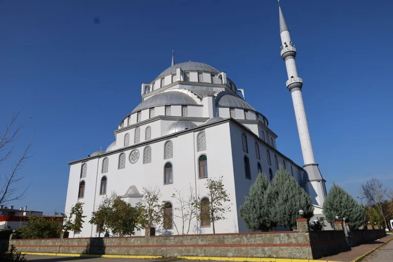 kocaeli-de-abdulhamit-han-camii-nde-estetik-dokunus-1765780806-75_large