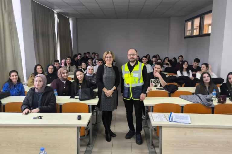 kocaeli-de-ogrencilere-is-sagligi-ve-guvenligi-destegi-1765546698-37_large