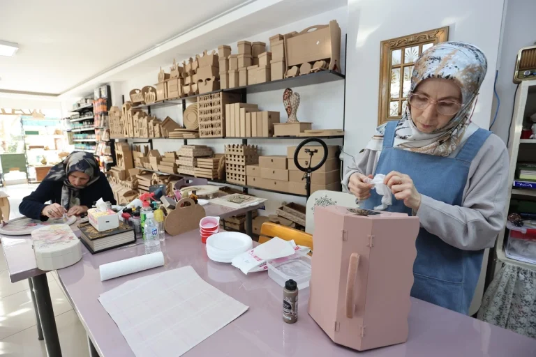 kocaeli-nde-kursiyerlikten-patronluga-1765955457-444_large
