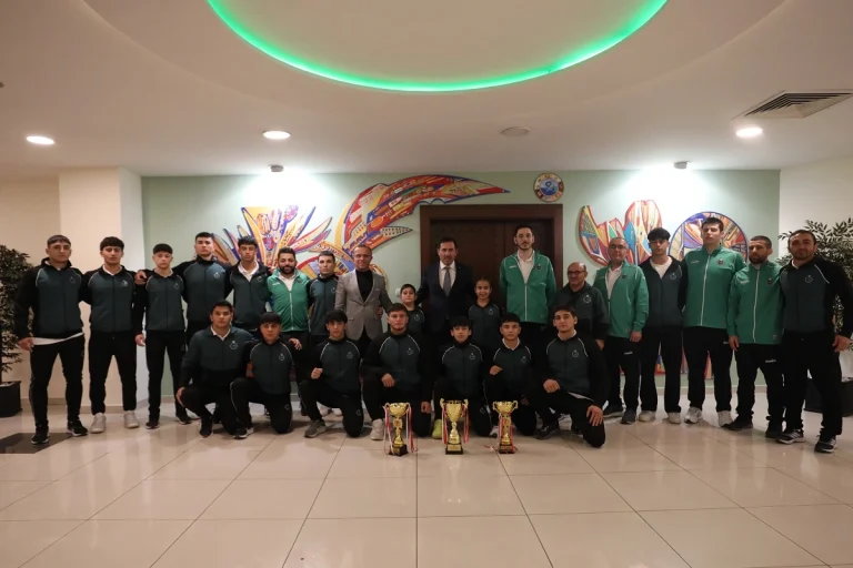 konya-karatay-belediyespor-dan-cifte-gurur-1765971197-186_large
