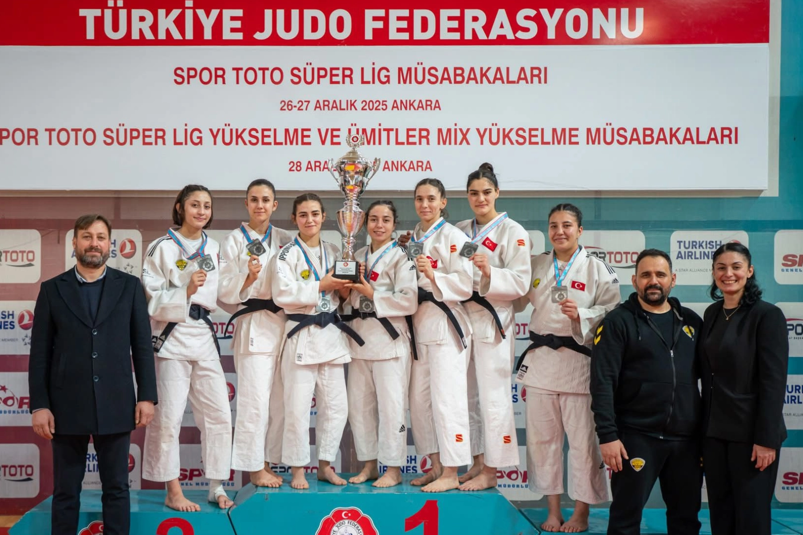 konyali-sporculardan-judoda-tarihi-basari-1767096674-50_large