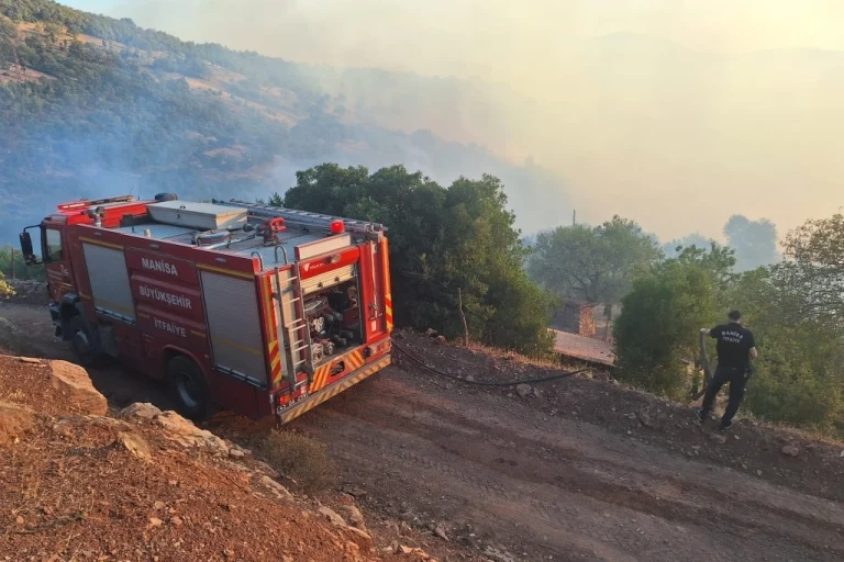 manisa-nin-ates-savascilari-2025-te-14-bin-olaya-mudahale-etti-1766585444-221_large