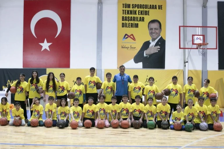 mersin-de-ucretsiz-basketbol-kursuna-yogun-ilgi-1766644941-96_large