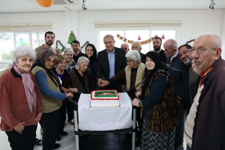 nilufer-de-yaslilar-yeni-yili-coskuyla-karsiladi-1766833311-753_large