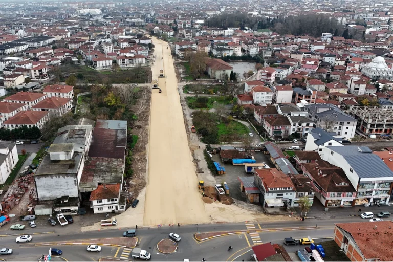 sakarya-buyuksehir-sehir-merkezine-kesintisiz-ulasim-saglayacak-1766492924-592_large