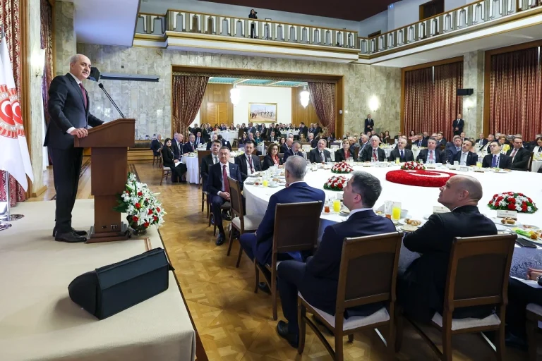 tbmm-baskani-kurtulmus-buyukelcilere-seslendi-terorsuz-turkiye-basariyla-sona-erecek-1765884510-914_large