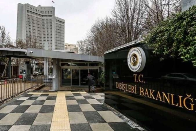 turkiye-abd-nin-suriye-ye-yaptirimlari-kaldirmasini-memnuniyetle-karsiladi-1766156420-992_large