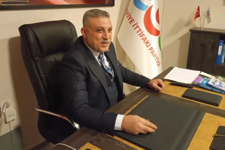 turkiye-ittifaki-partisi-bursa-da-uye-kayitlarini-baslatti-1766222725-610_large
