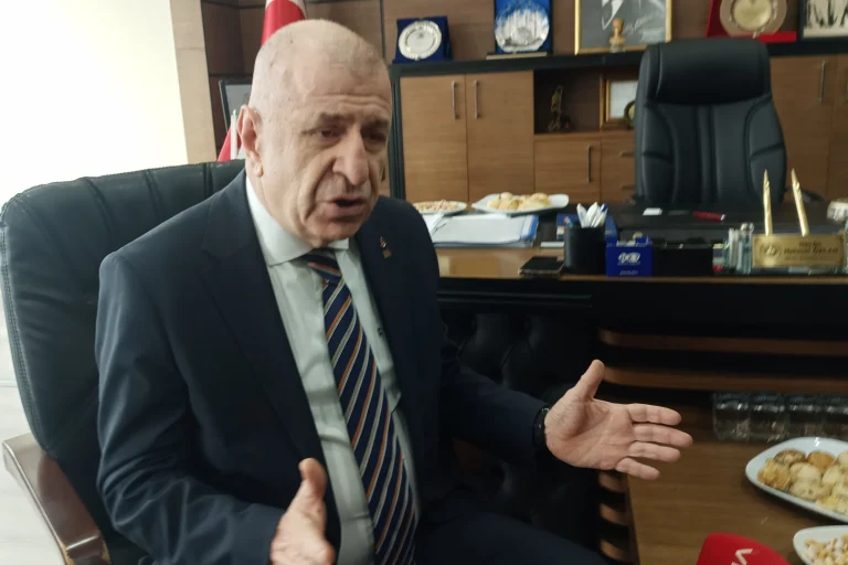 umit-ozdag-kesan-da-2026-cok-daha-zor-bir-yol-olacak-1766731119-286_large